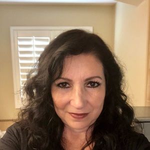 Meet your Posher, Adriana